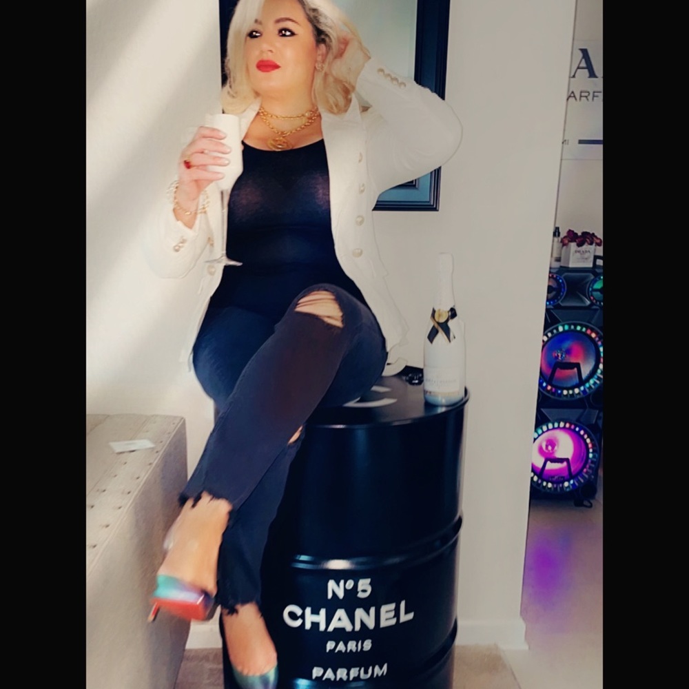 Meet your Posher, Malika